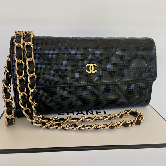 CHANEL Black Quilted large leather wallet with Gold Chain - Picture 3 of 14